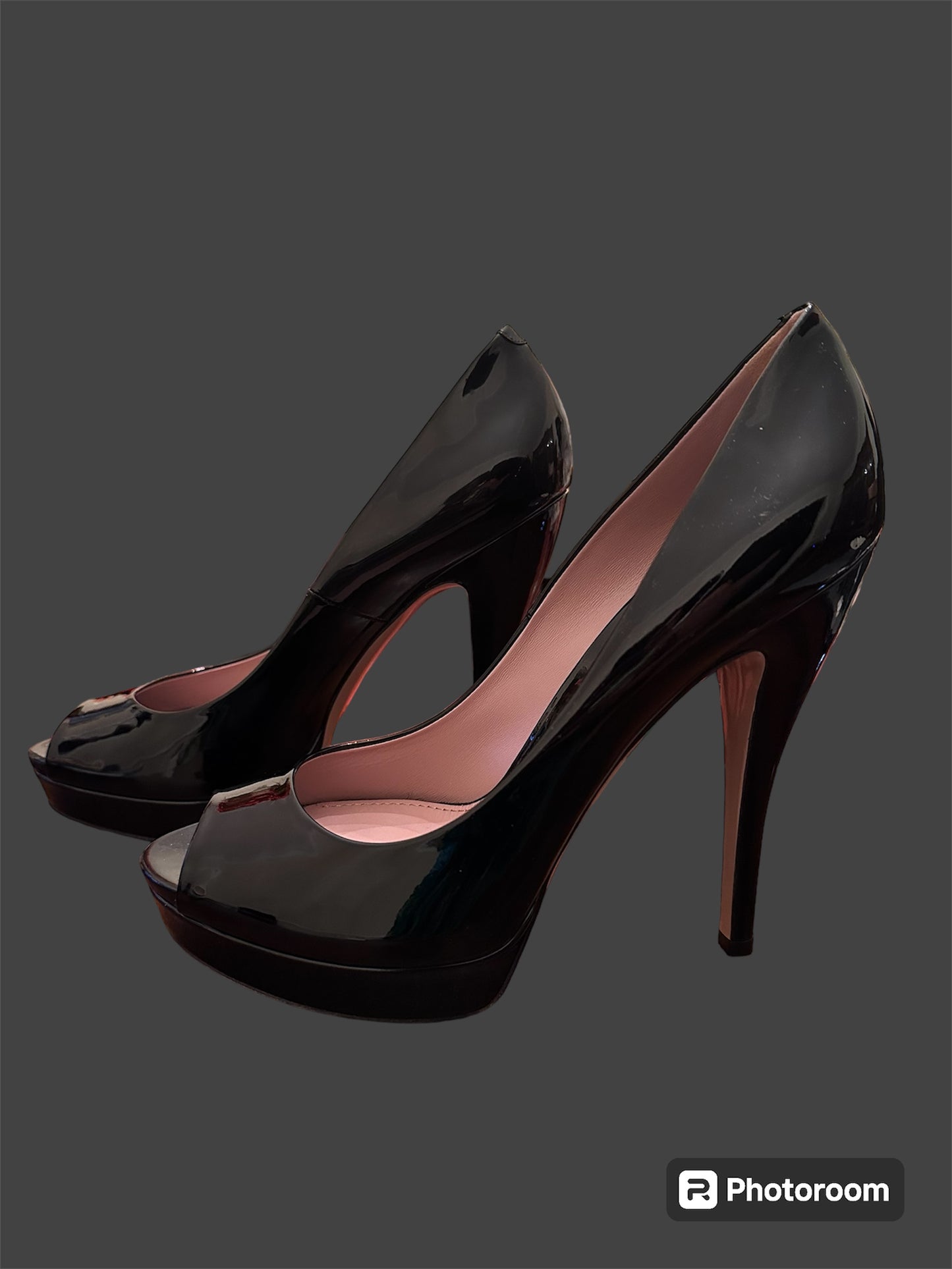 Gucci Black Patent Leather Open Toe pumps sz 41