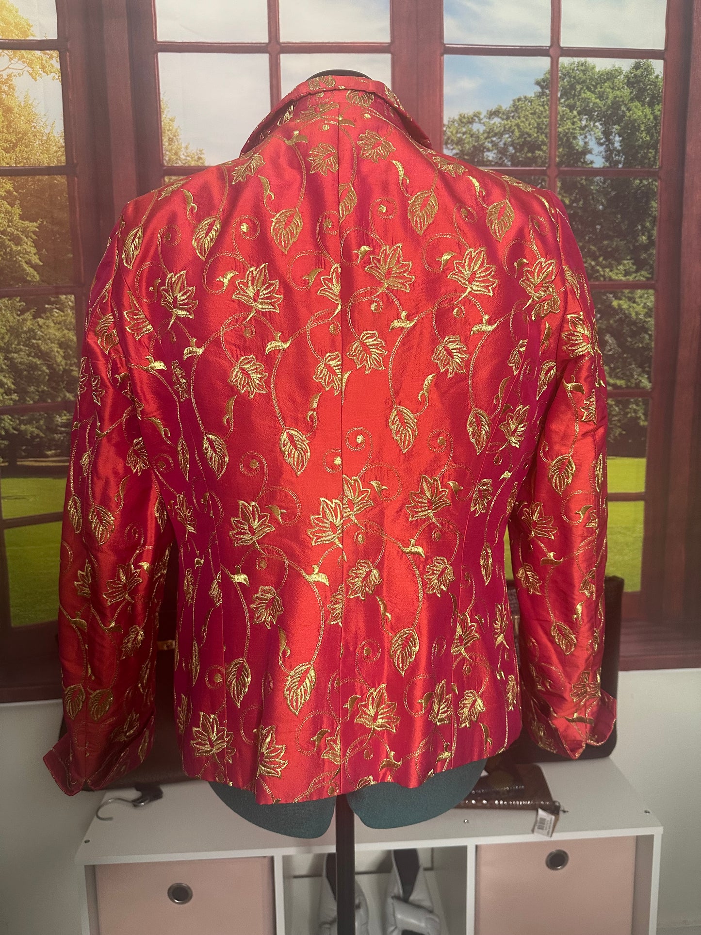 Nina McClemore 100% Silk Red Open Front Blazer w/ gold embroidery sz 12