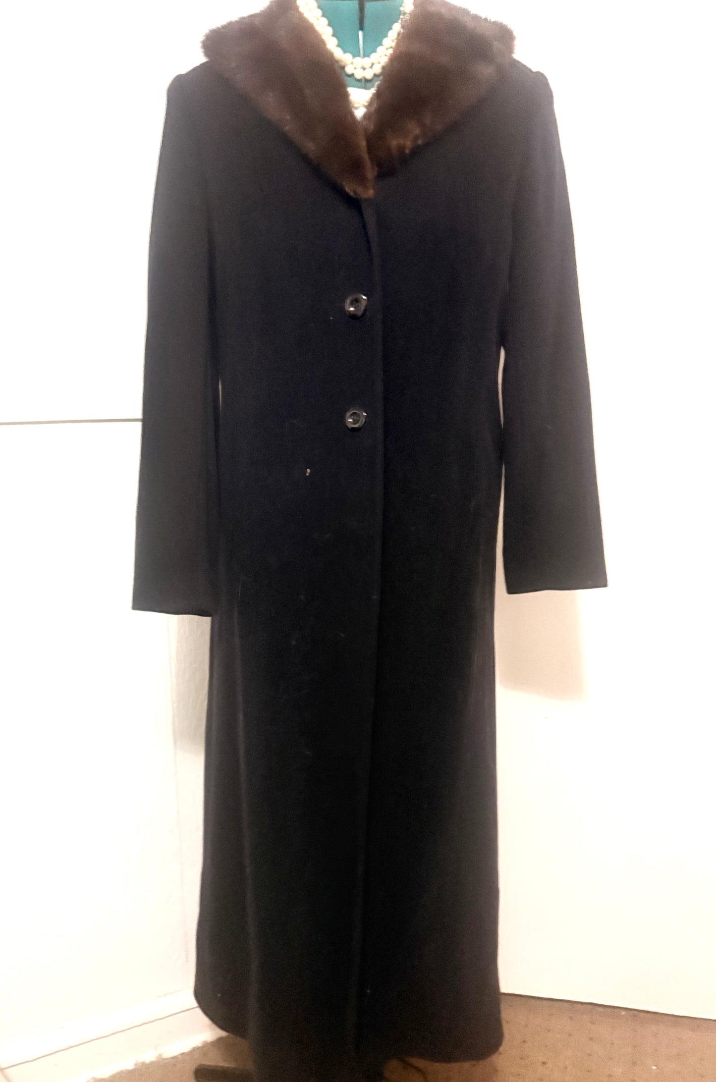 Bill Blass black cashmere coat with mink collar. Sz 10 like New