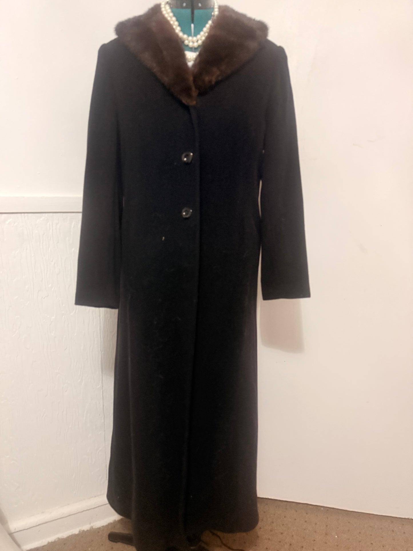 Bill Blass black cashmere coat with mink collar. Sz 10 like New