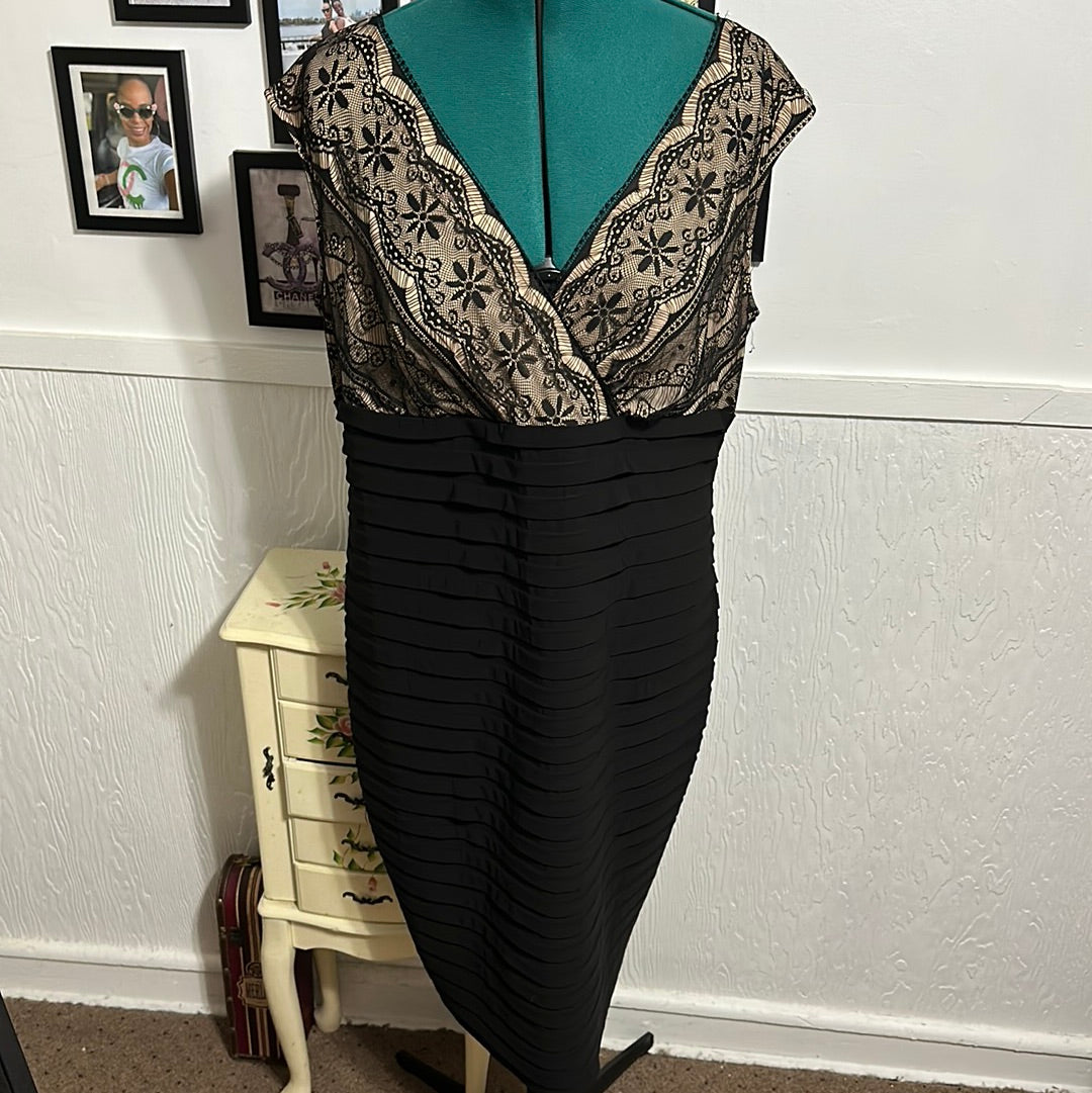 7.2 Signature Lana black lace dress Sz 20W