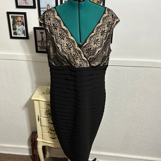 7.2 Signature Lana black lace dress Sz 20W