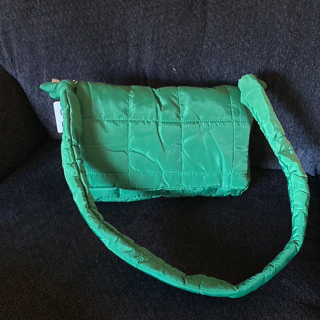 1121 GREEN NYLON MESSENGER BAG 15 x 10/ 20